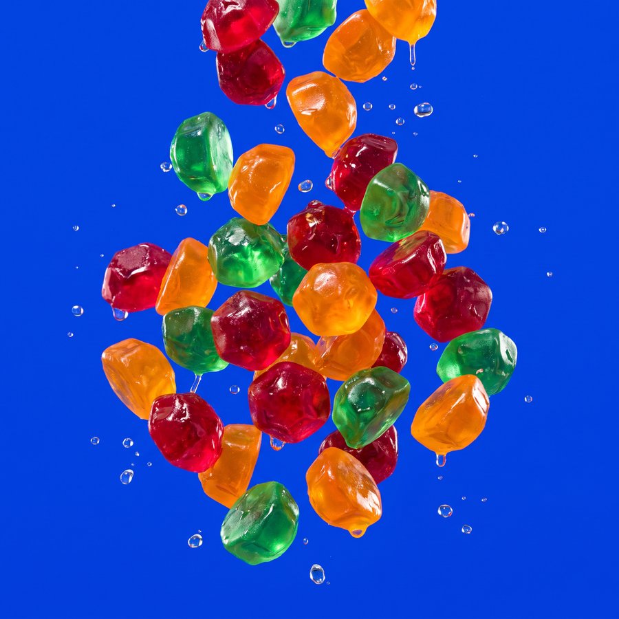 Translucent fruit-juice gummies
